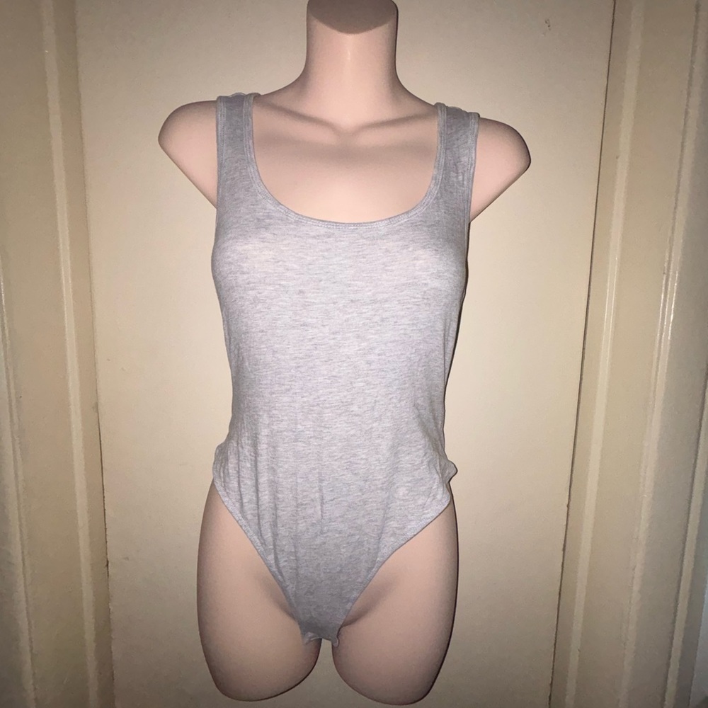 Aveto. Gray Fitted Bodysuit Top. Size M